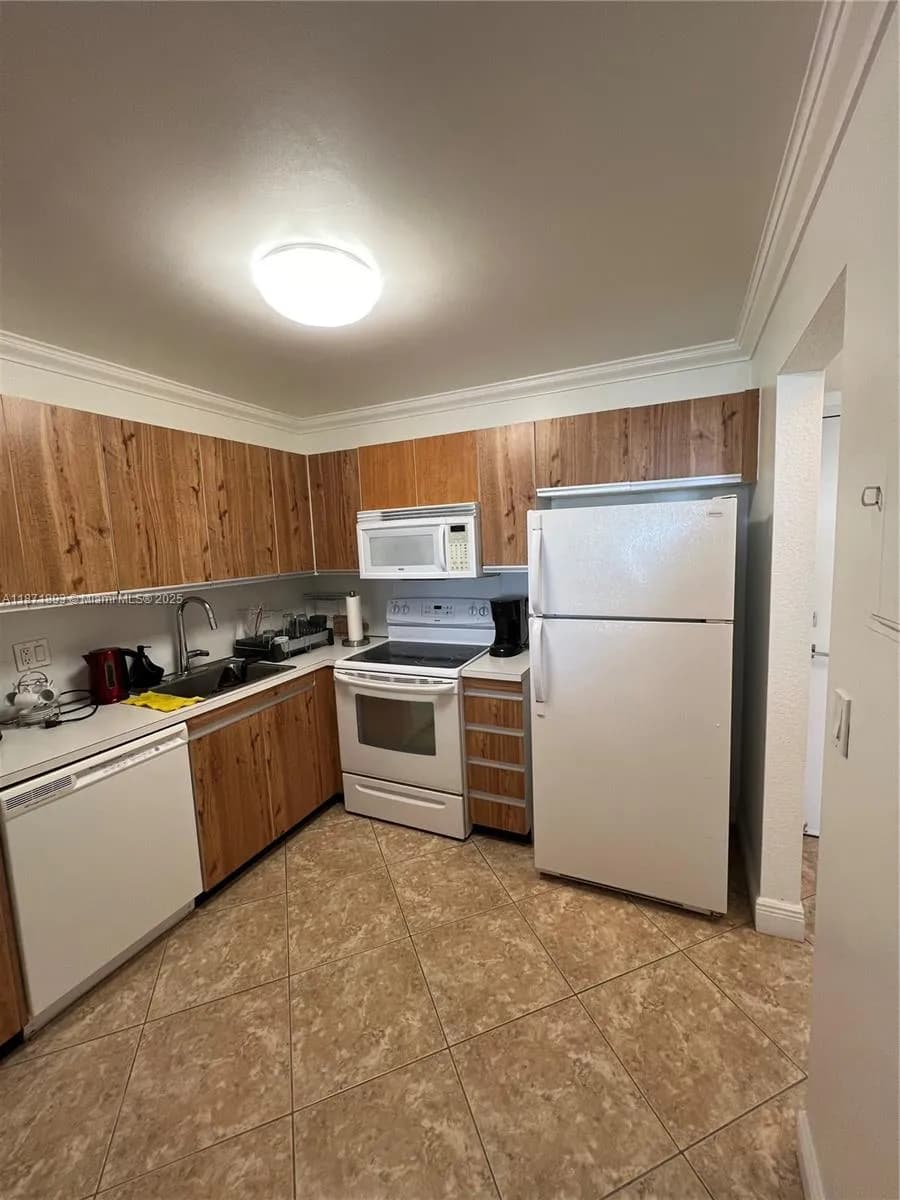 2301 S Ocean Dr # 506, Hollywood FL 33019