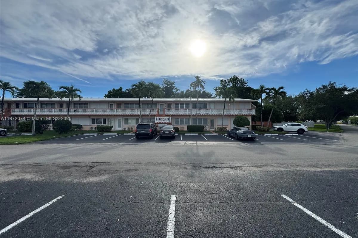 815 SW 10th Ter # 15V, Hallandale Beach FL 33009