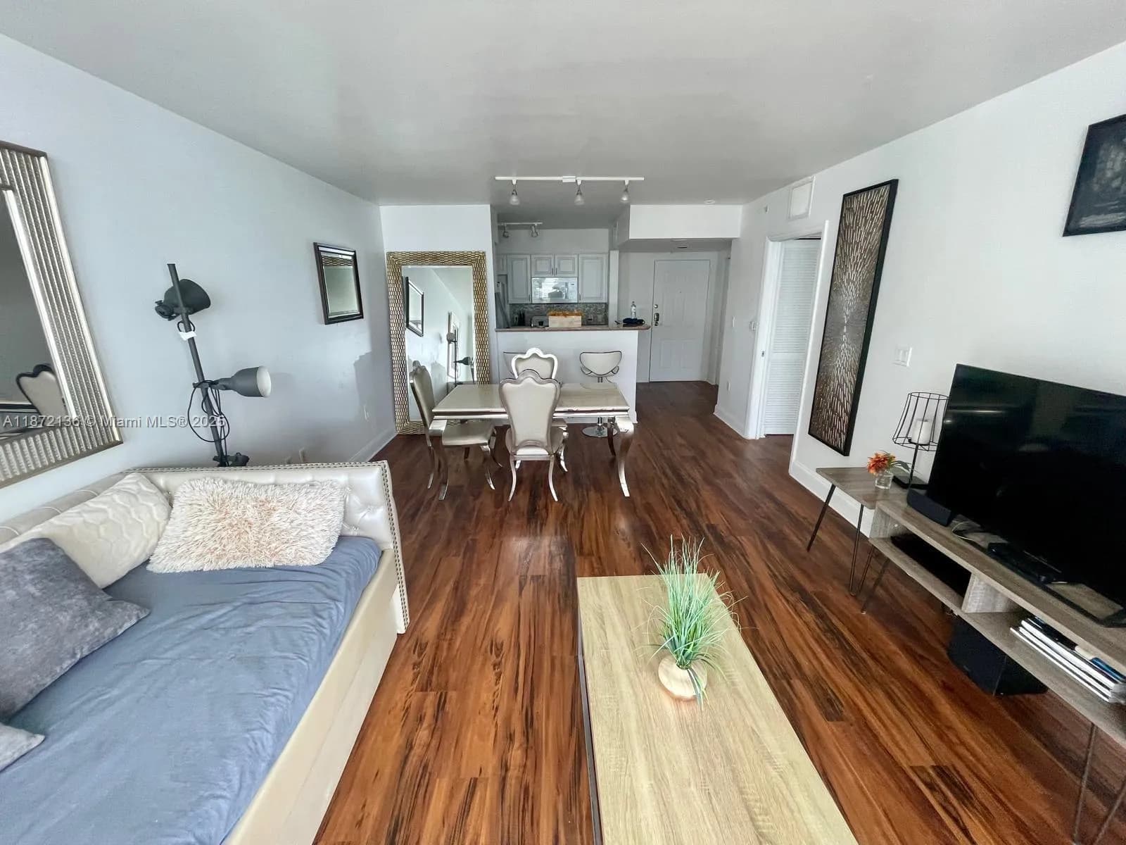 1155 Brickell Bay Dr # 1805, Miami FL 33131