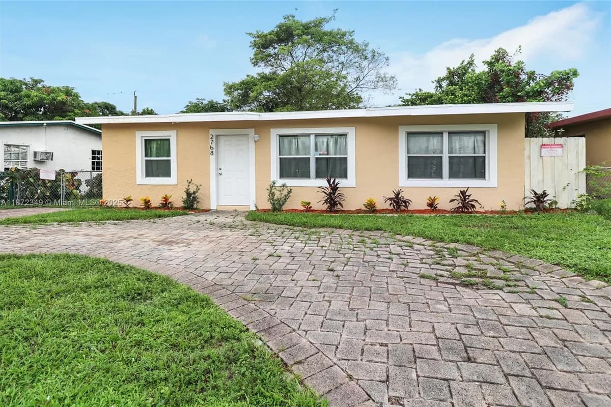2768 NW 5th St, Pompano Beach FL 33069
