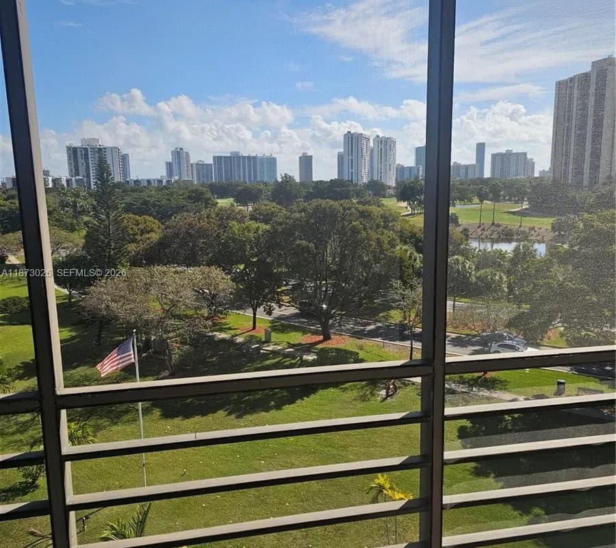 20400 W Country Club Dr # 711, Aventura FL 33180