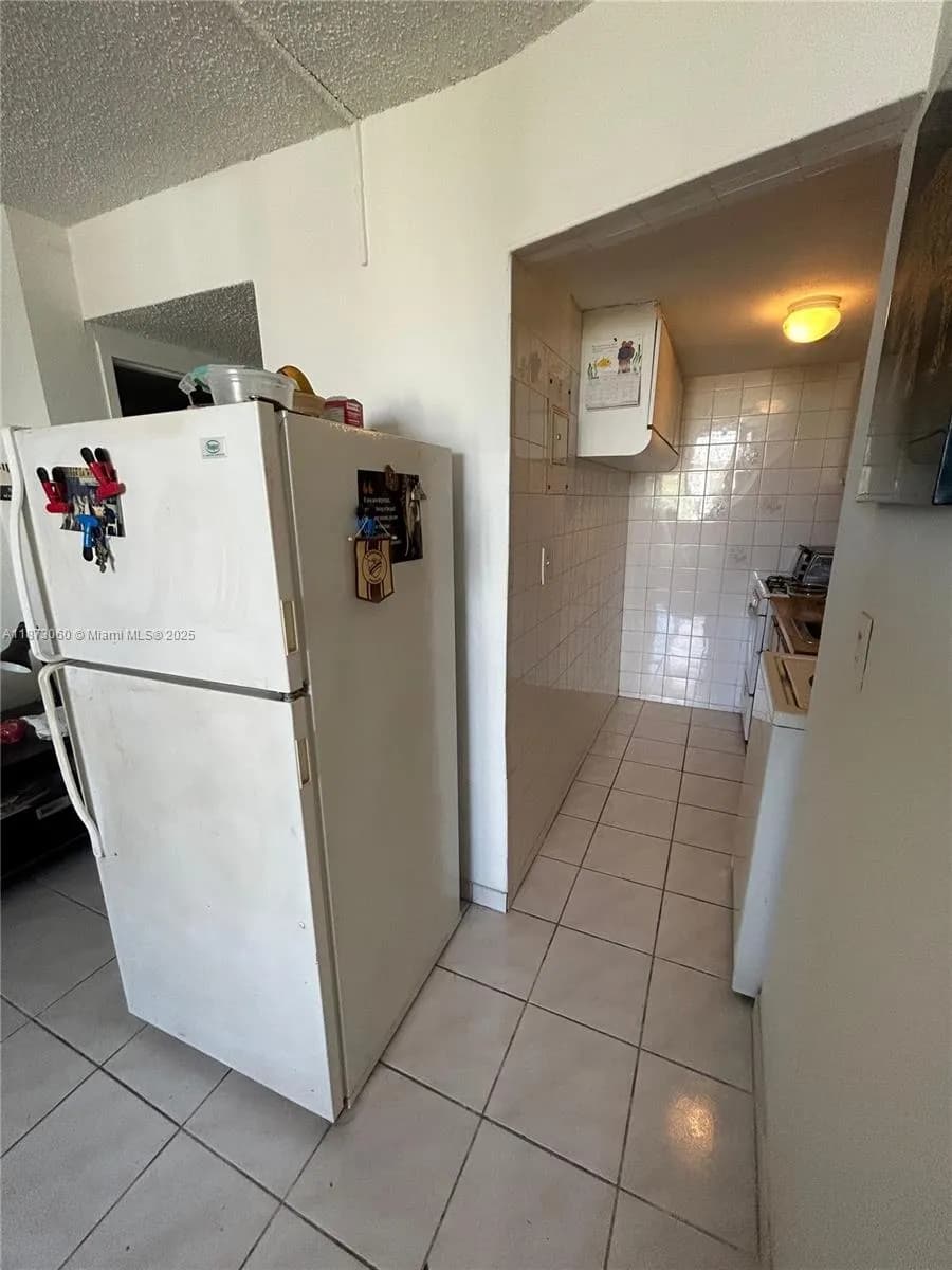 6484 Indian Creek Dr # 303, Miami Beach FL 33141