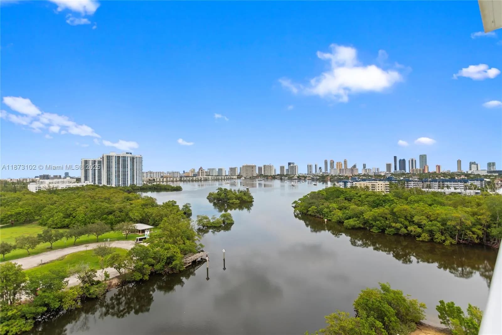 3 bedroom 3 bath for sale at 16385 Biscayne Blvd # 1007, North Miami Beach FL 33160