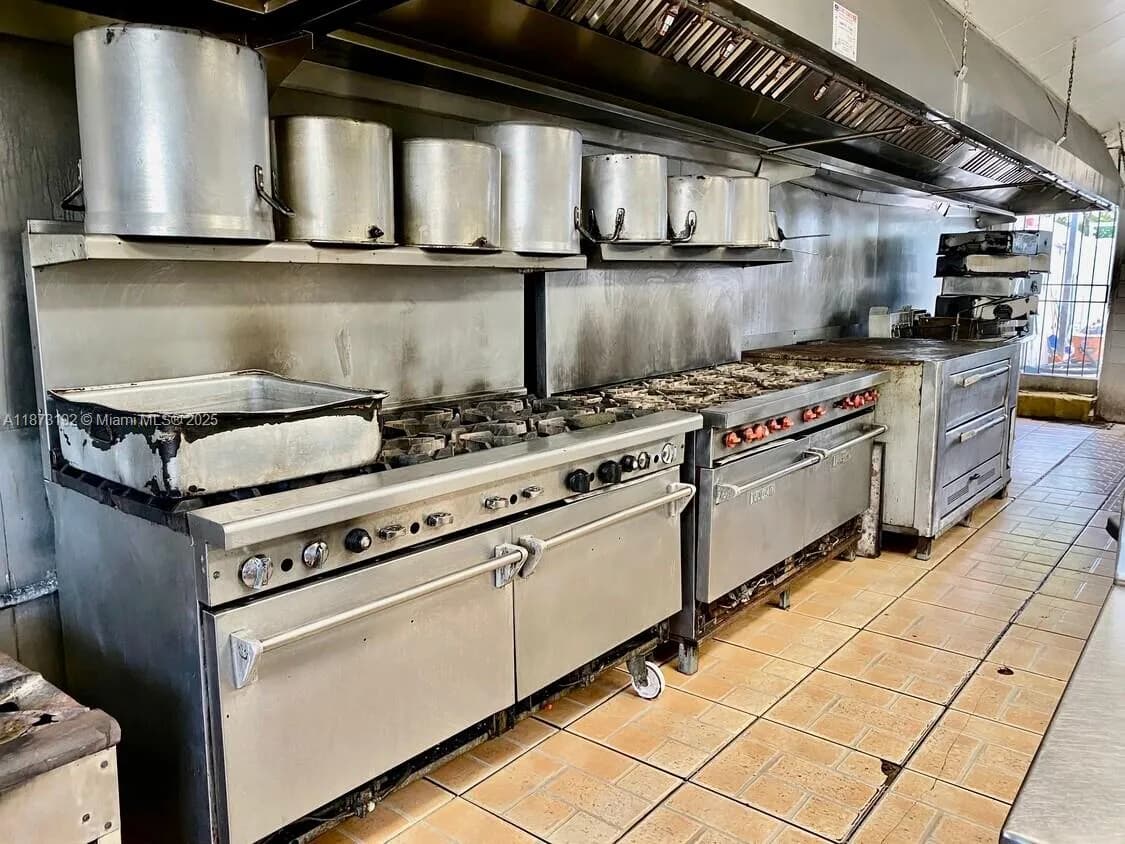 450 E 25th St, Hialeah FL 33013