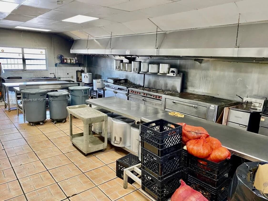 450 E 25th St, Hialeah FL 33013