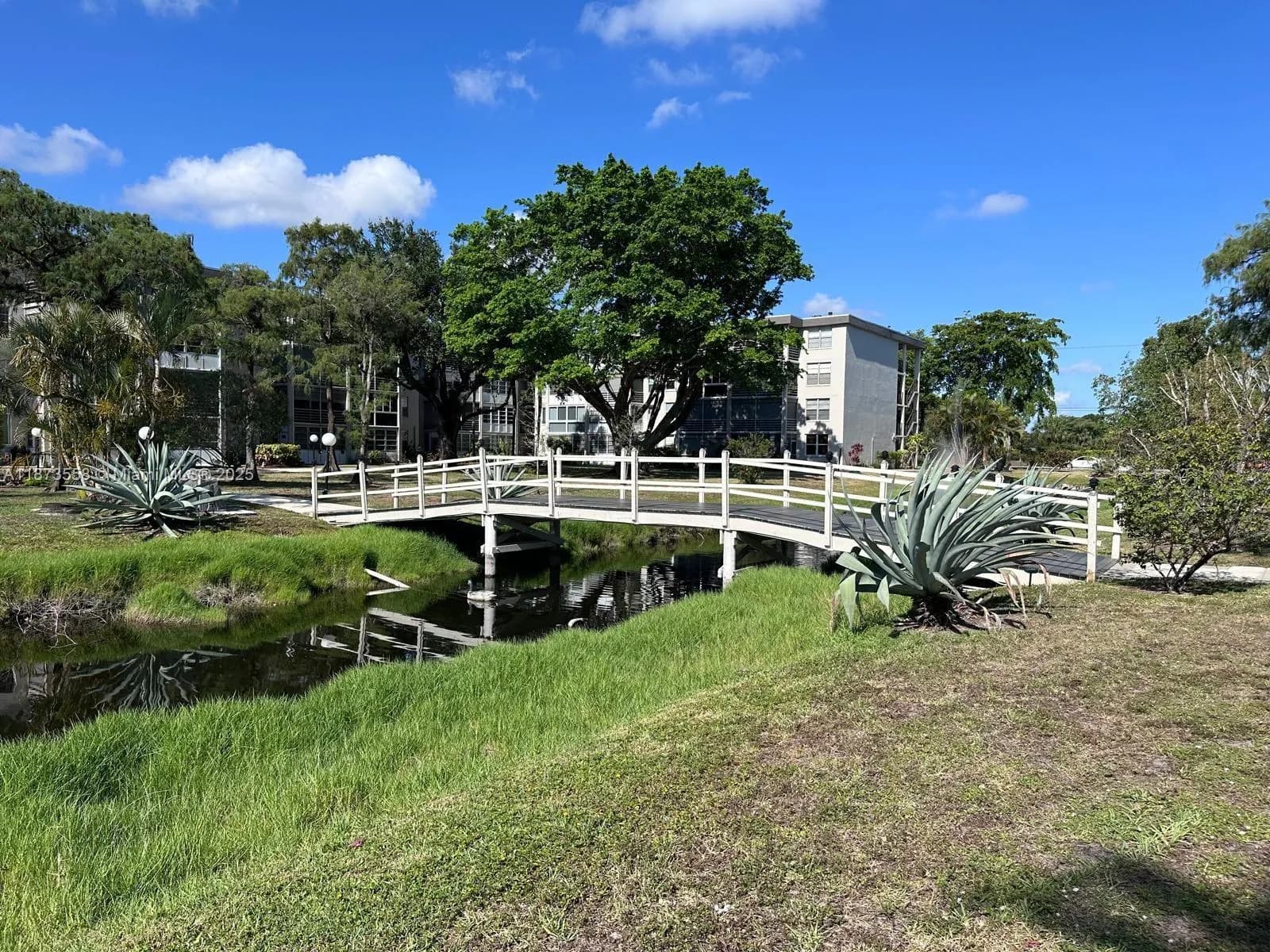 2 bedroom 2 bath for sale at 4850 NW 29th Ct # 130, Lauderdale Lakes FL 33313