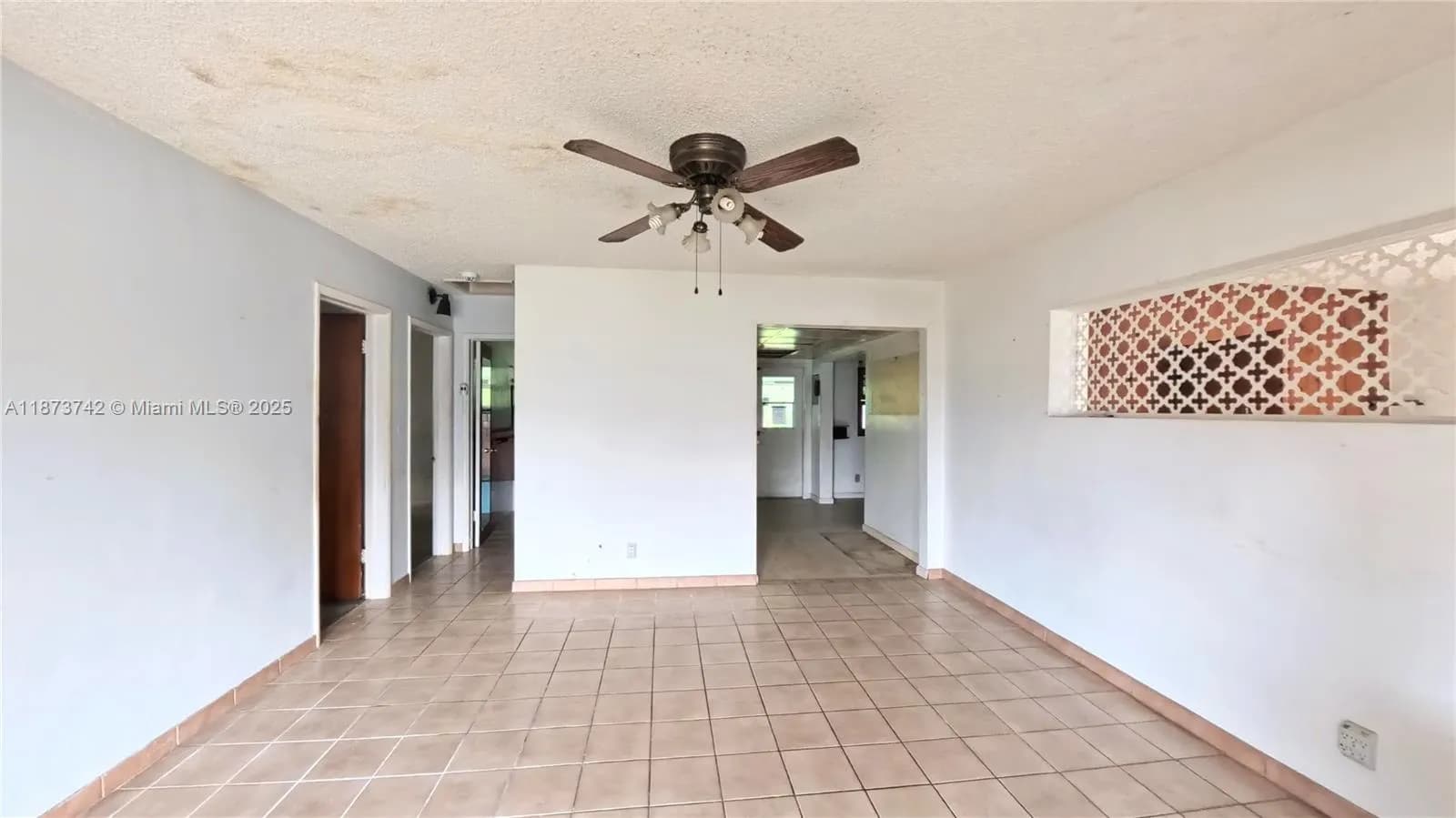 410 NW 52 St, Oakland Park FL 33309