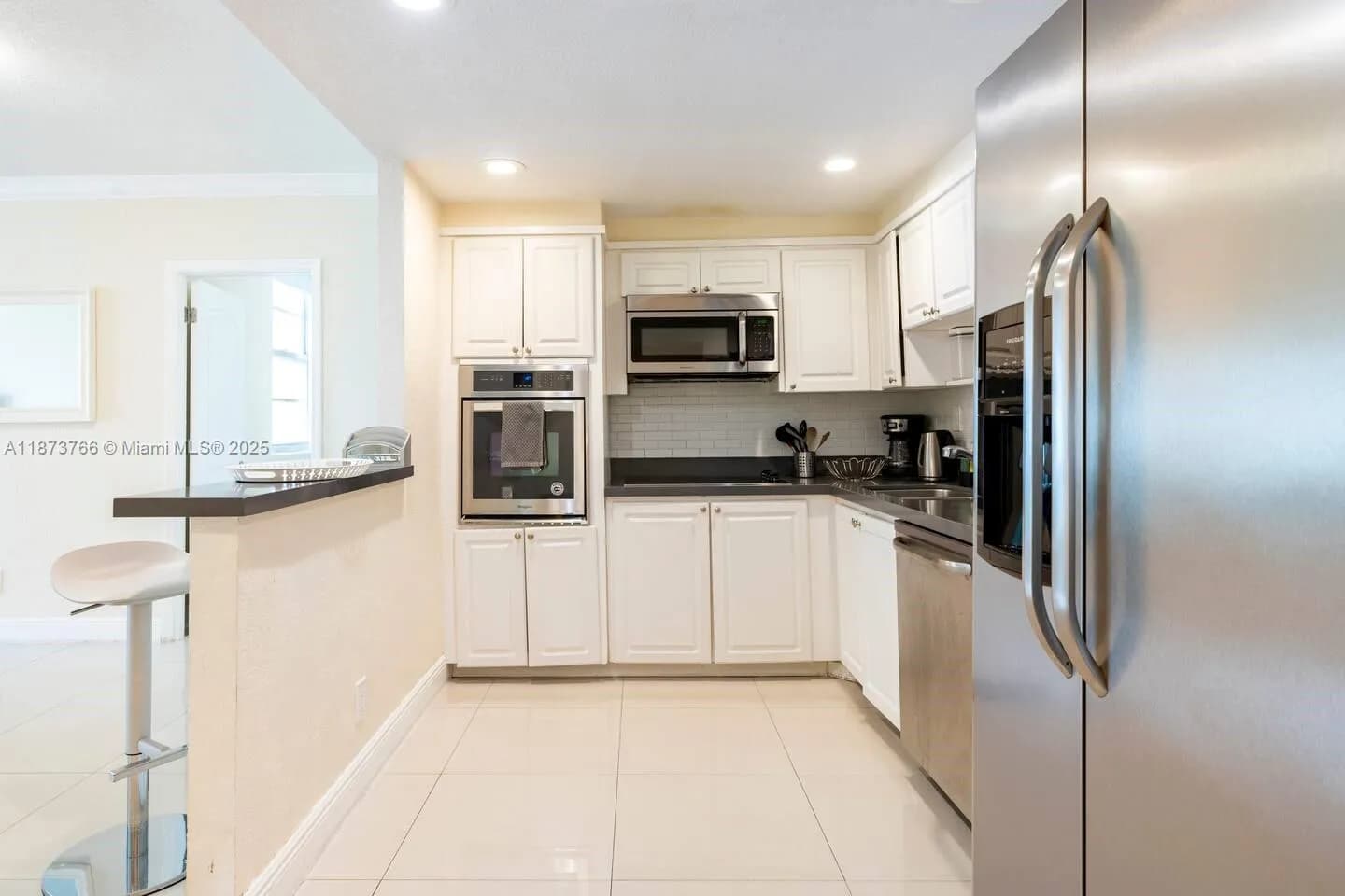 19370 Collins Ave # 716, Sunny Isles Beach FL 33160