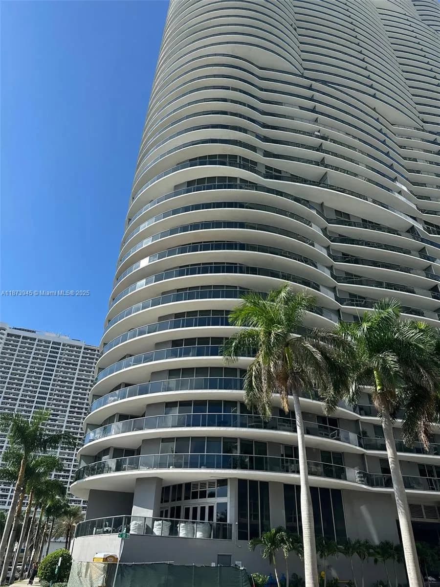 488 NE 18 # 3609, Miami FL 33132