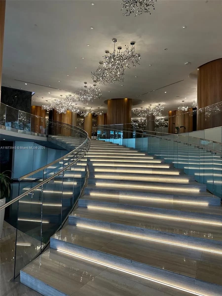 488 NE 18 # 3609, Miami FL 33132