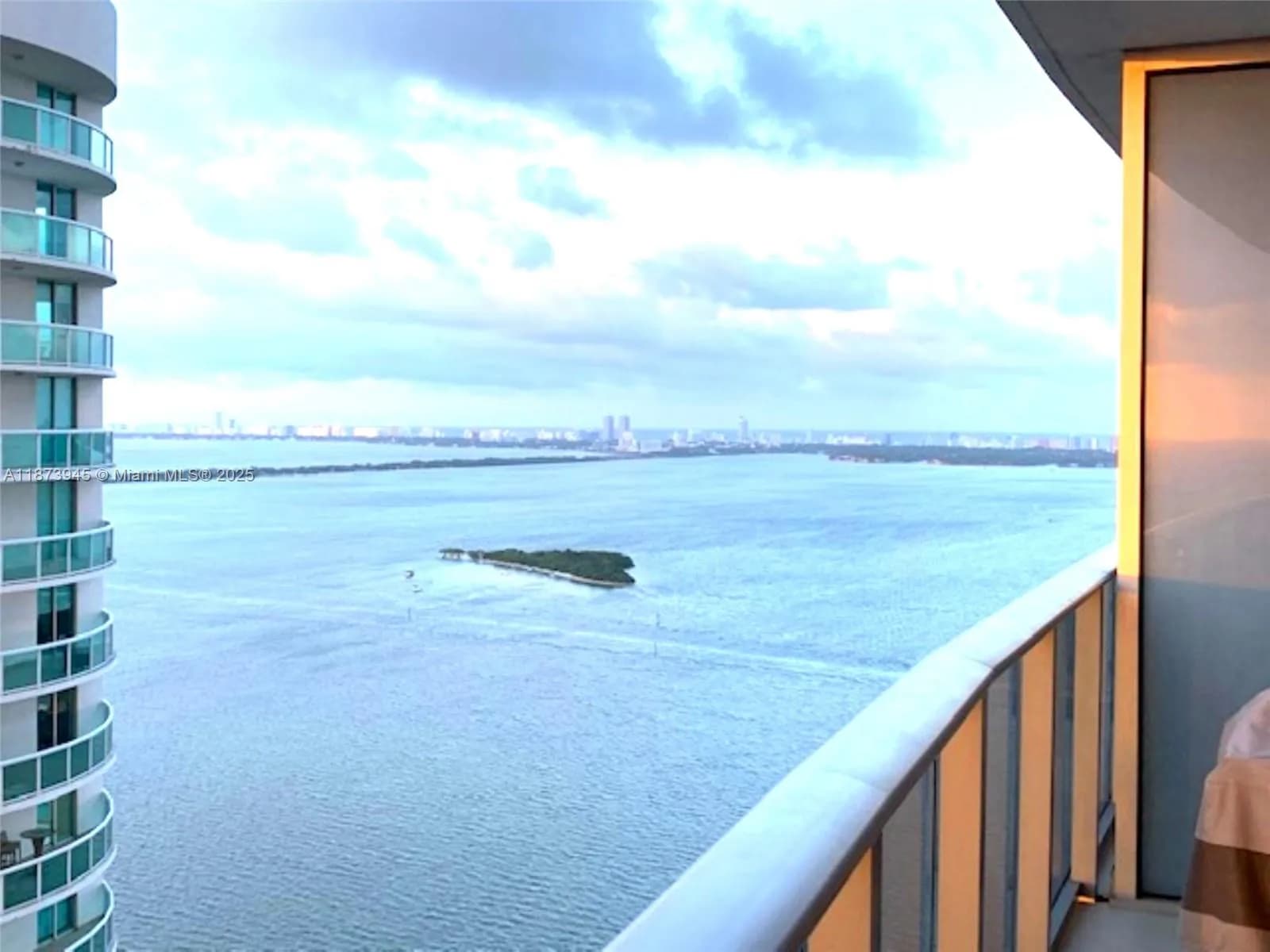 488 NE 18 # 3609, Miami FL 33132