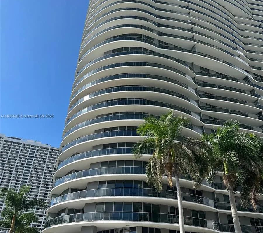 488 NE 18 # 3609, Miami FL 33132