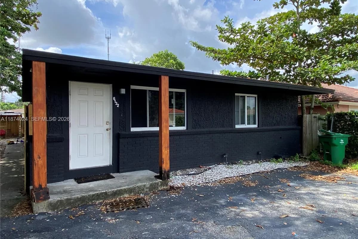 6132 SW 39th St, Miramar FL 33023