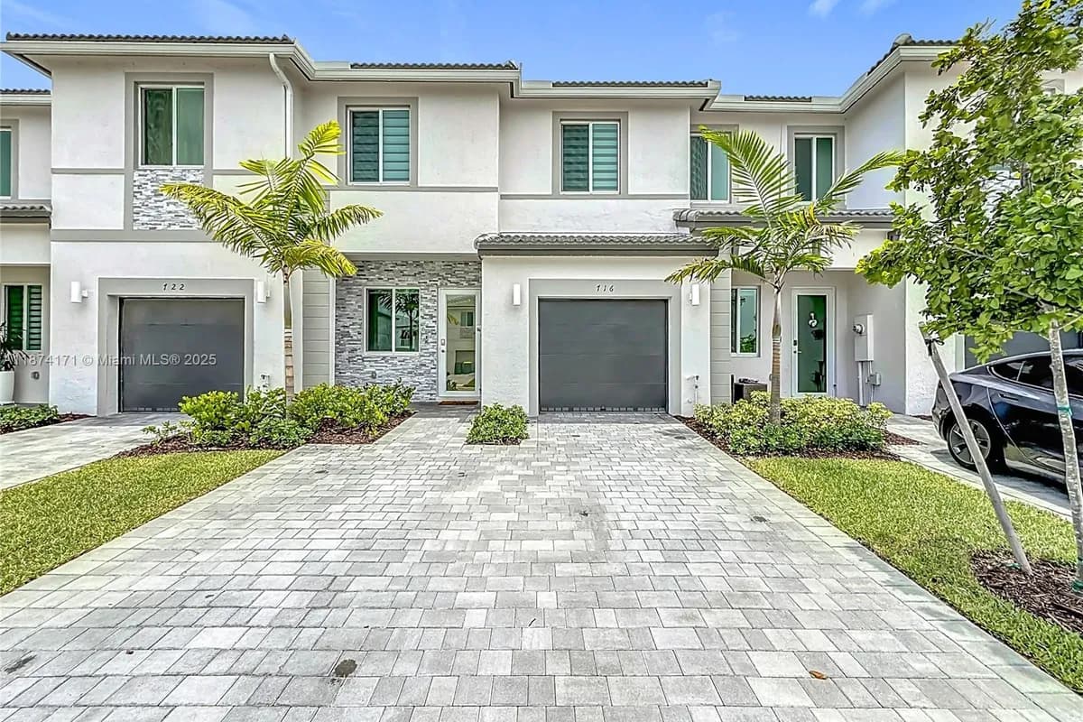 716 SE 14th St, Homestead FL 33034