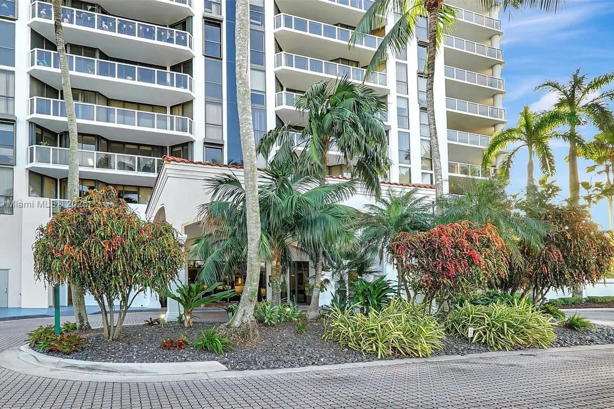 3598 Yacht Club Dr # 1901, Aventura FL 33180