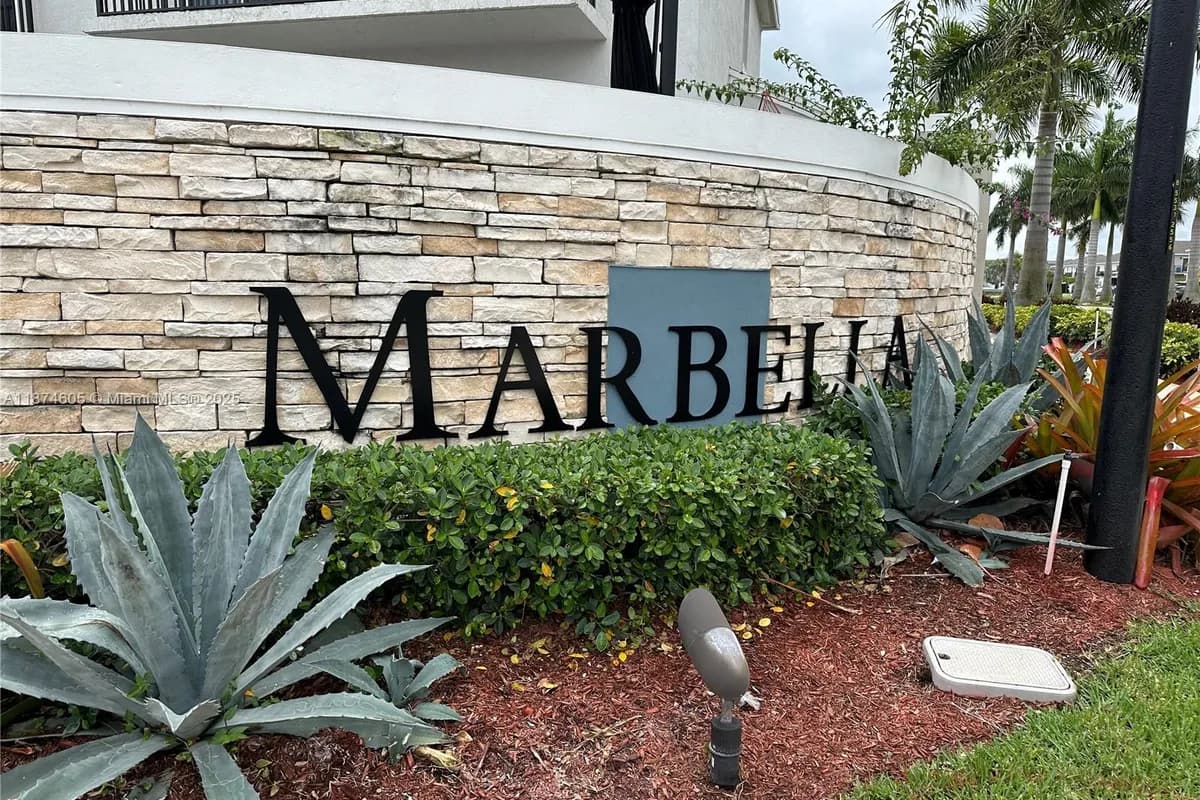 793 SE 19th St, Homestead FL 33034