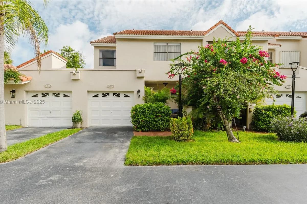 21195 Helmsman Dr # F12, Aventura FL 33180