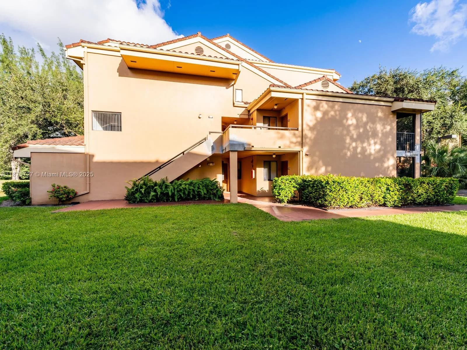 15489 N Miami Lakeway N # 3, Miami Lakes FL 33014