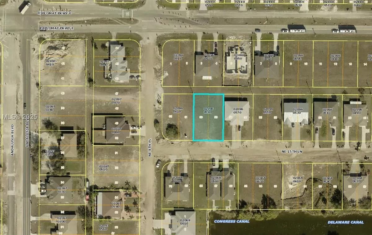 825 NE 15th Ln, Cape Coral FL 33909