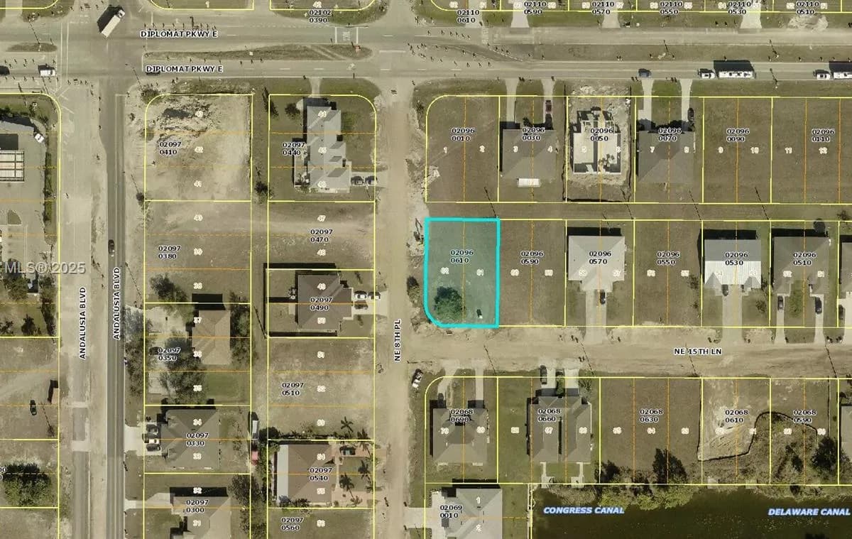 821 NE 15th Ln, Cape Coral FL 33909