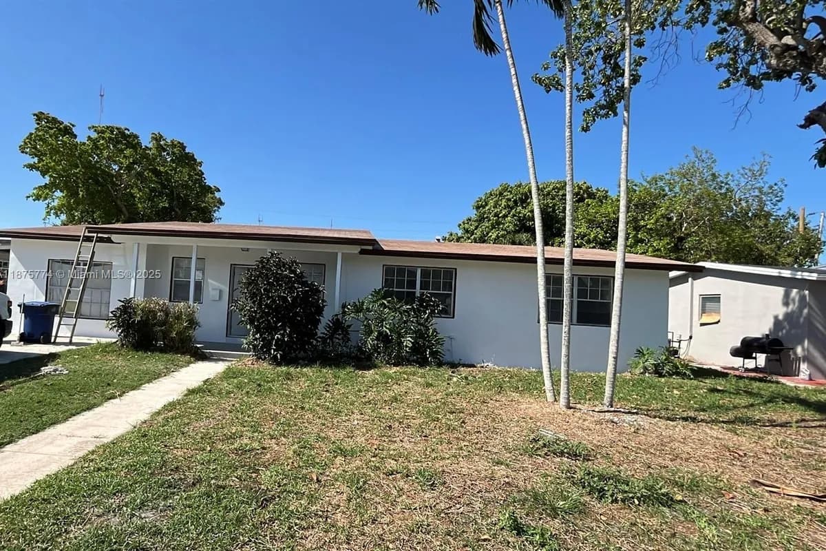 301 NW 194th Ter, Miami Gardens FL 33169