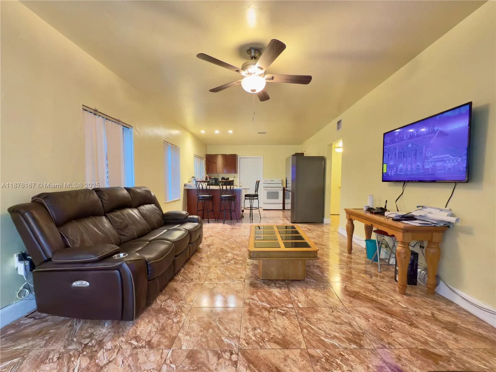 1195 NW 48th St, Miami FL 33127