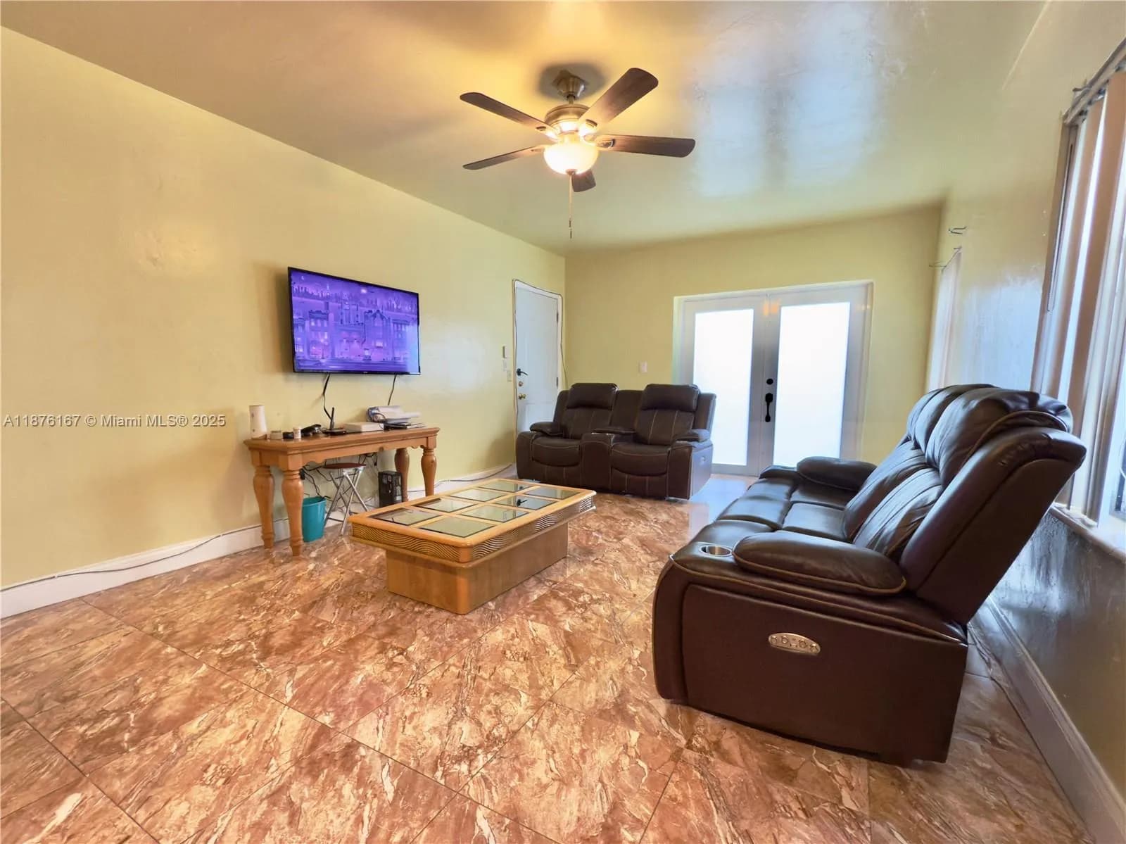 1195 NW 48th St, Miami FL 33127