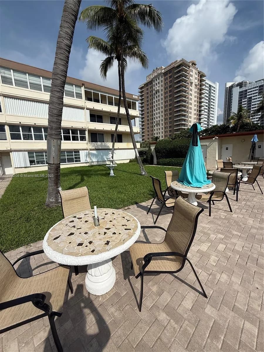 1936 S Ocean Dr # 4C, Hallandale Beach FL 33009