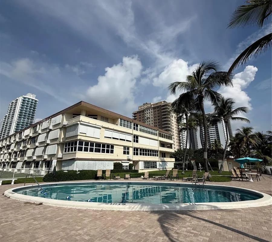 1936 S Ocean Dr # 4C, Hallandale Beach FL 33009