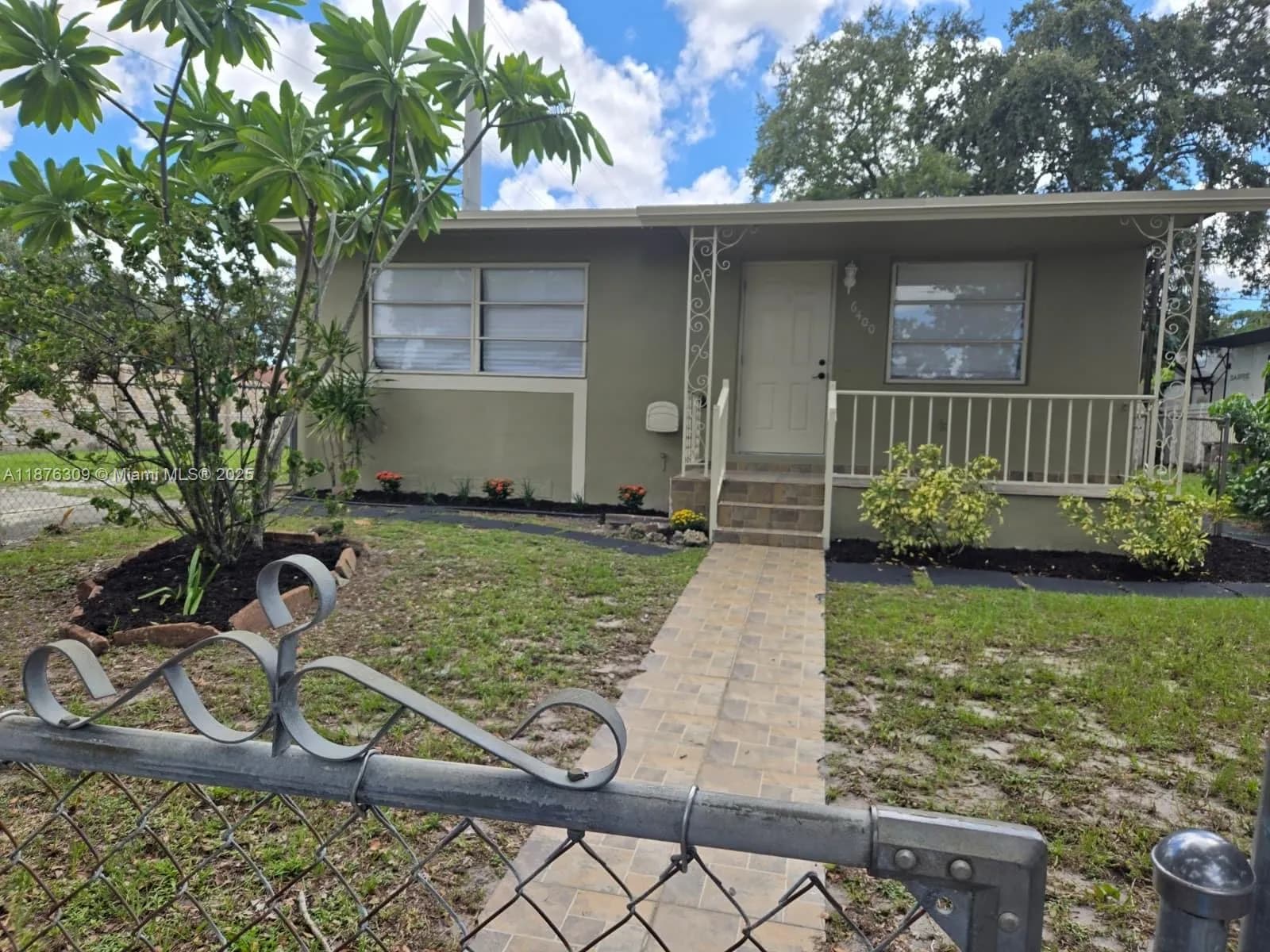 6400 Meade St, Hollywood FL 33024