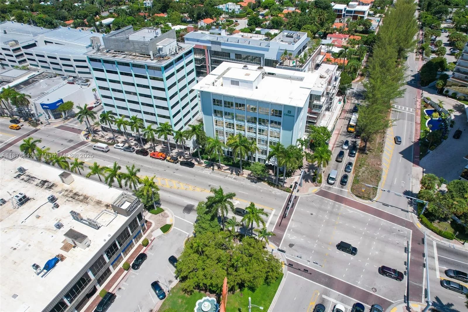 4100 Pine Tree Dr, Miami Beach FL 33140