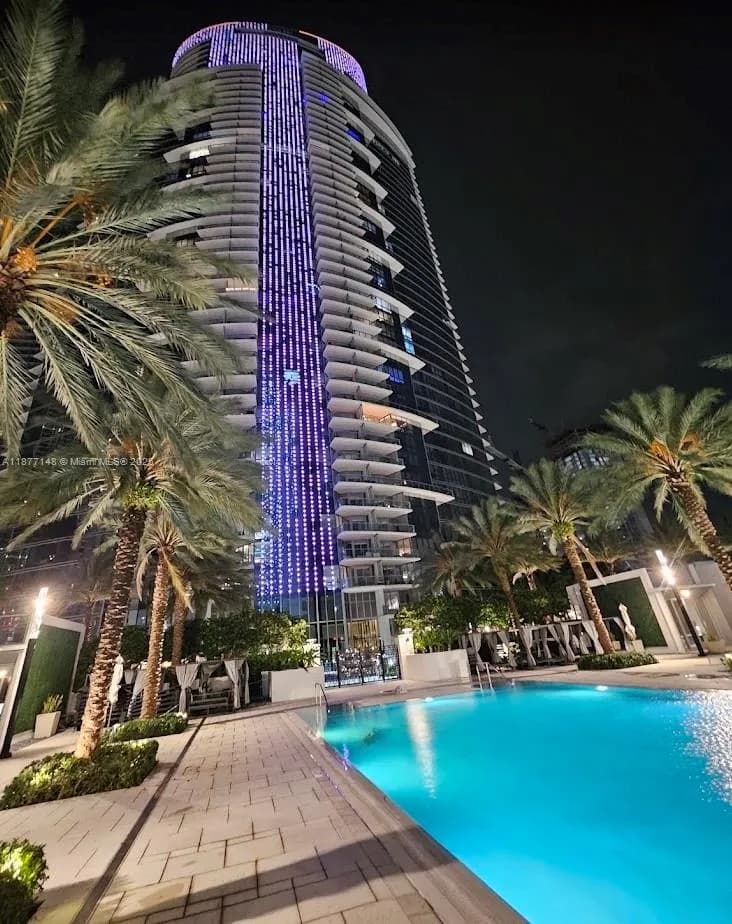 851 NE 1st Ave # 302, Miami FL 33132