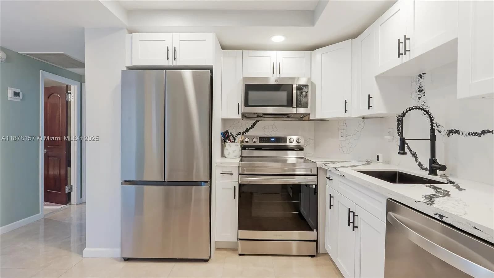 500 Bayview Dr # 732, Sunny Isles Beach FL 33160