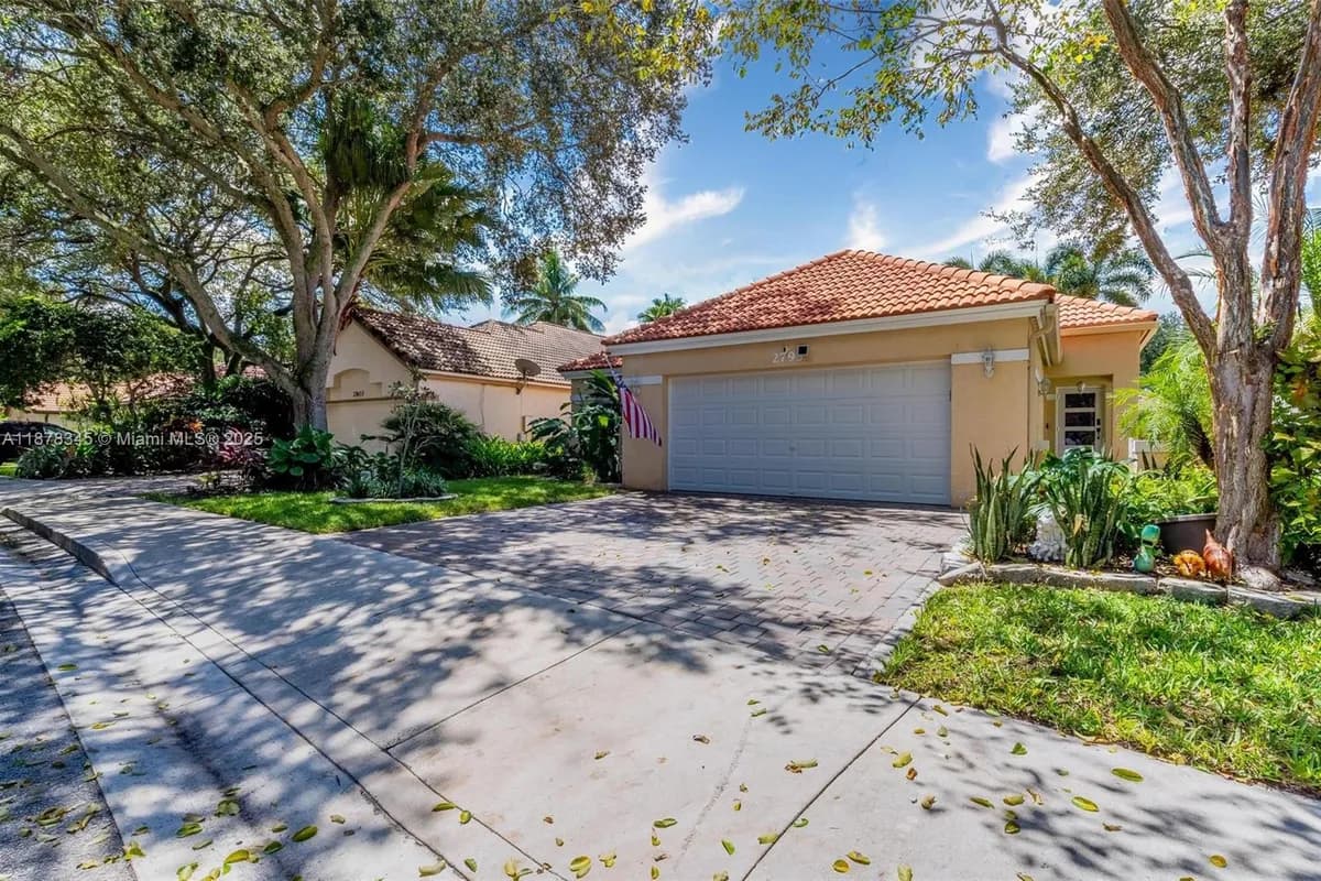 2793 Oakleigh Ln, Davie FL 33328