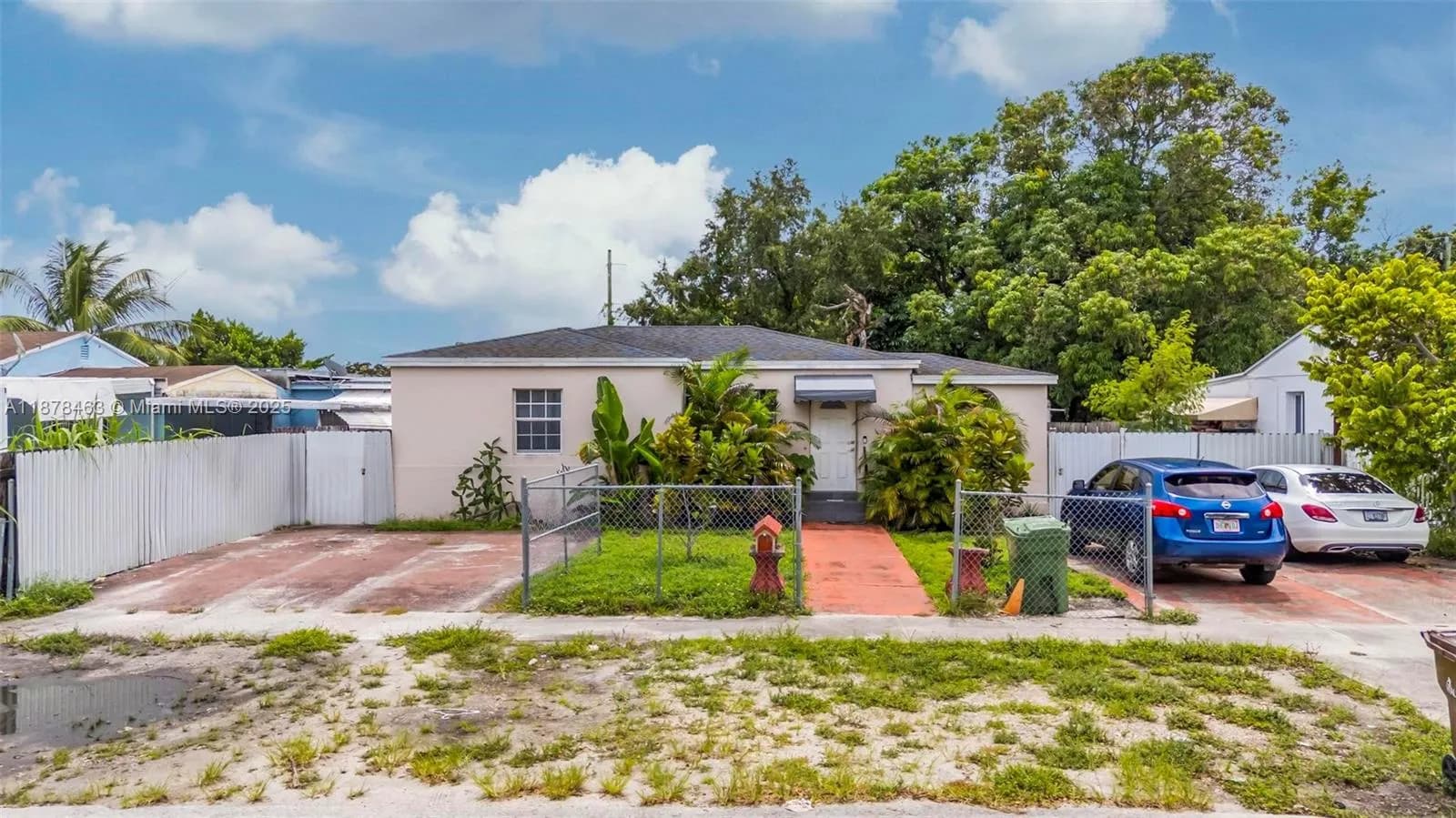 580 SE 2nd St, Hialeah FL 33010