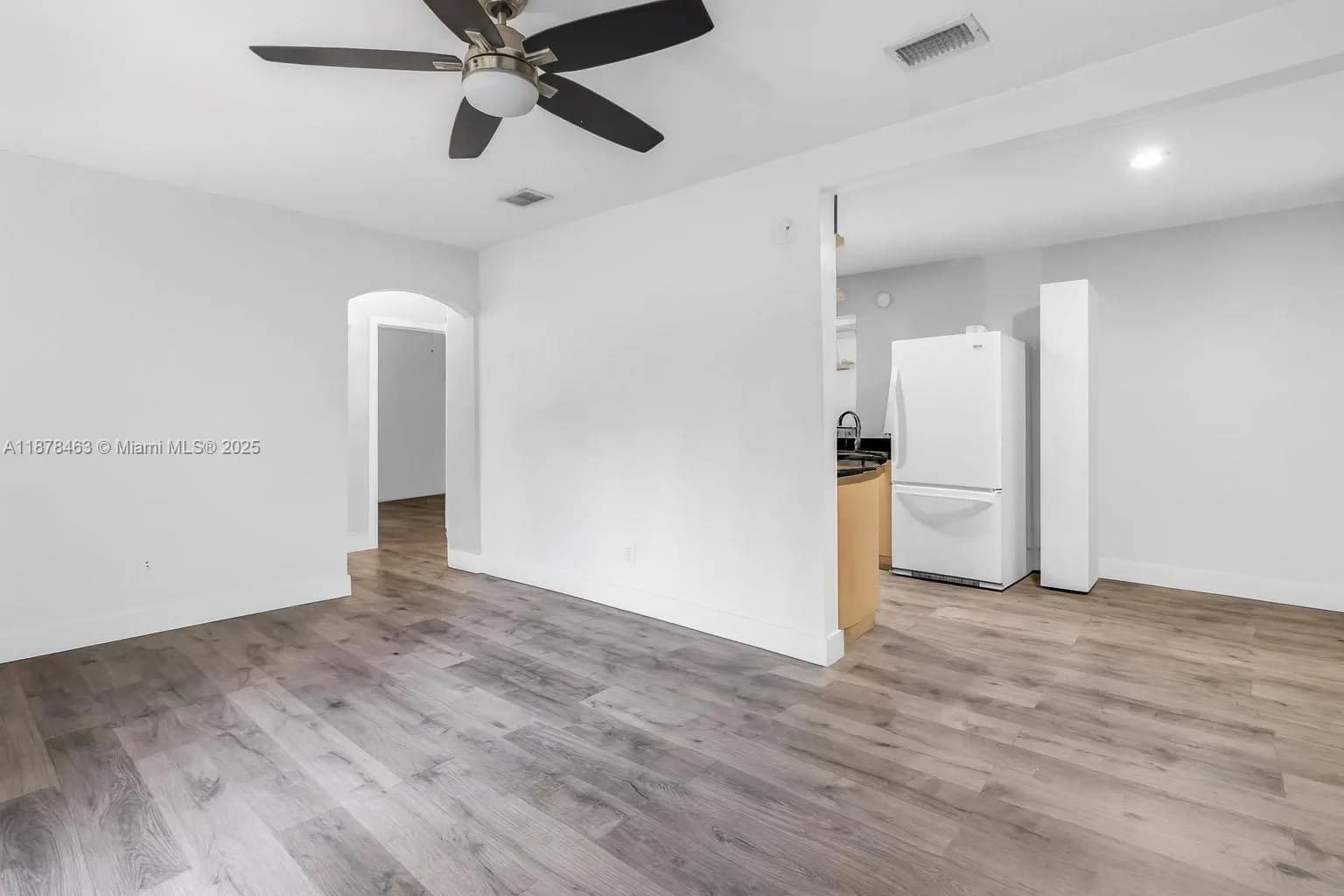 580 SE 2nd St, Hialeah FL 33010