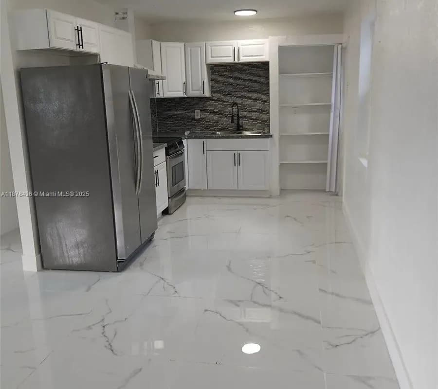 560 NW 188th St, Miami Gardens FL 33169