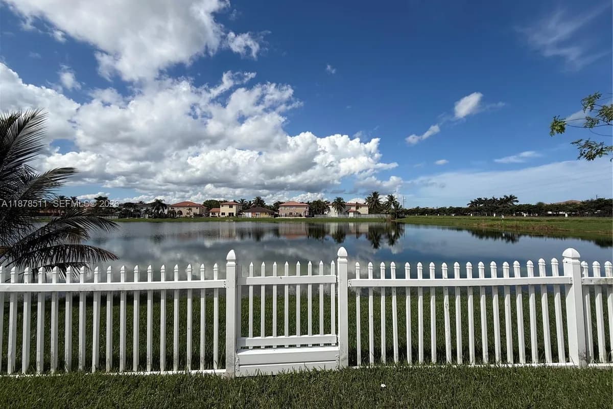 4045 NE 15th St, Homestead FL 33033