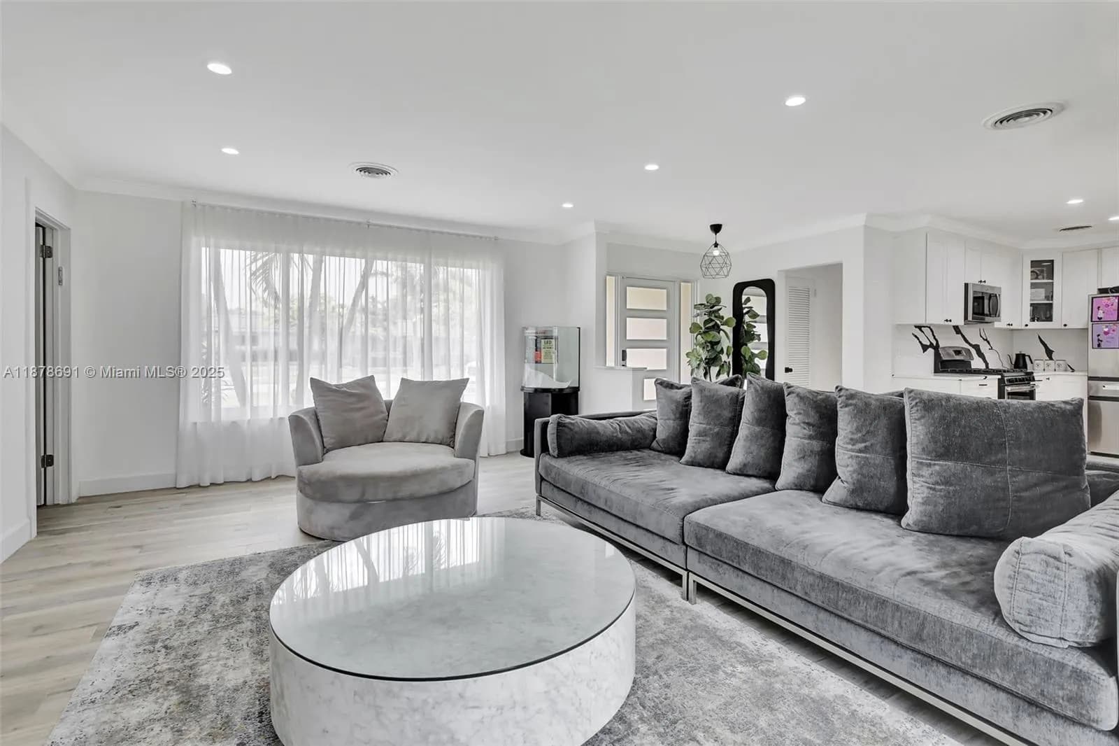 4117 Mckinley St, Hollywood FL 33021