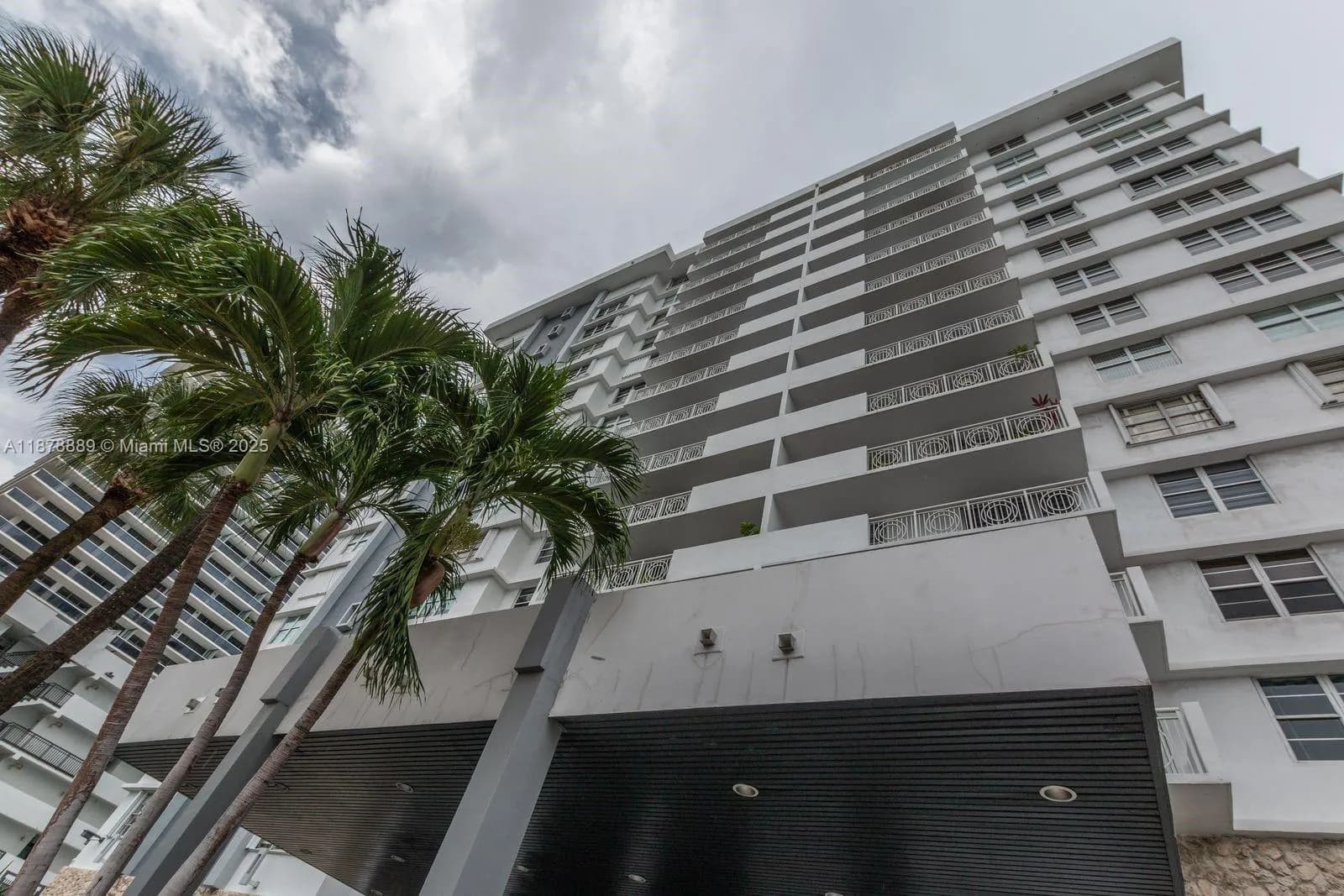 5825 Collins Ave # 2E, Miami Beach FL 33140