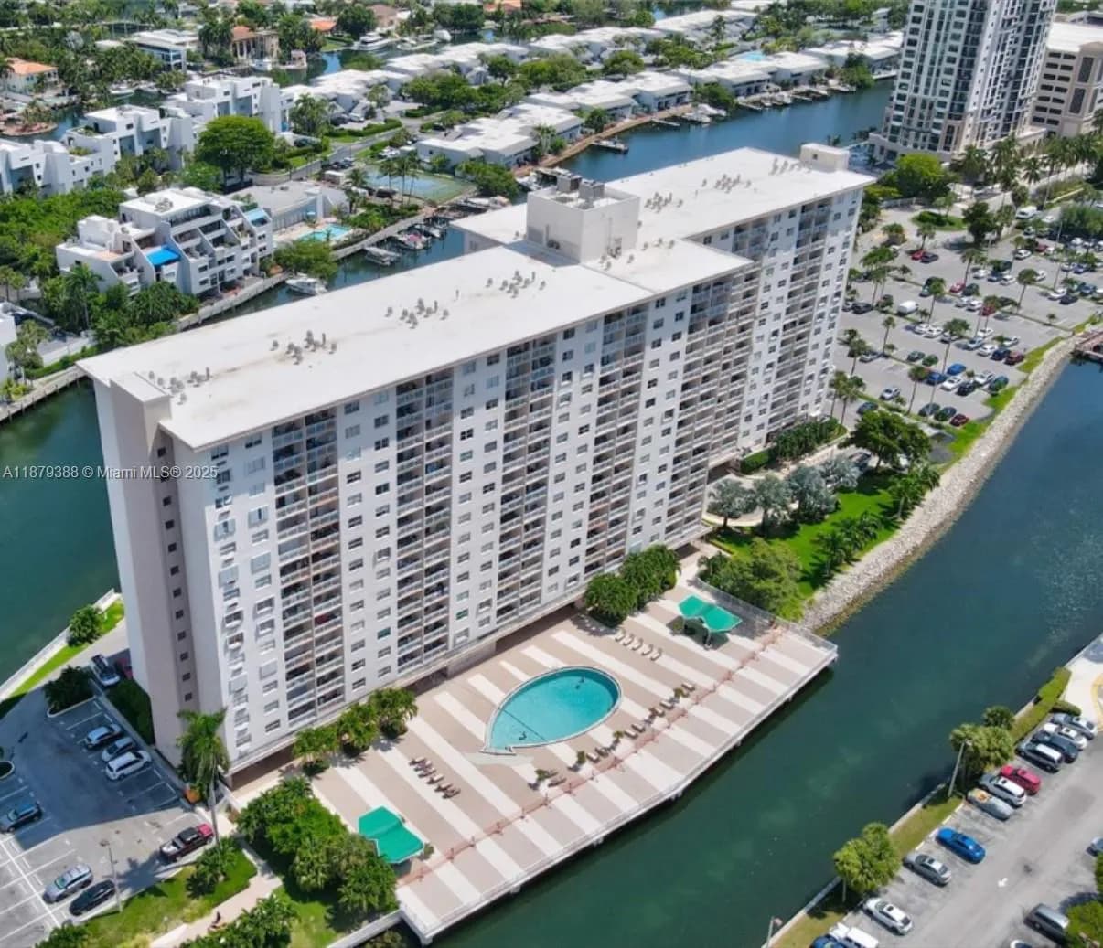 400 Kings Point Dr # 224, Sunny Isles Beach FL 33160