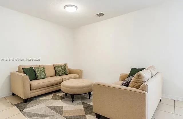 380 NE 37th Ter, Homestead FL 33033