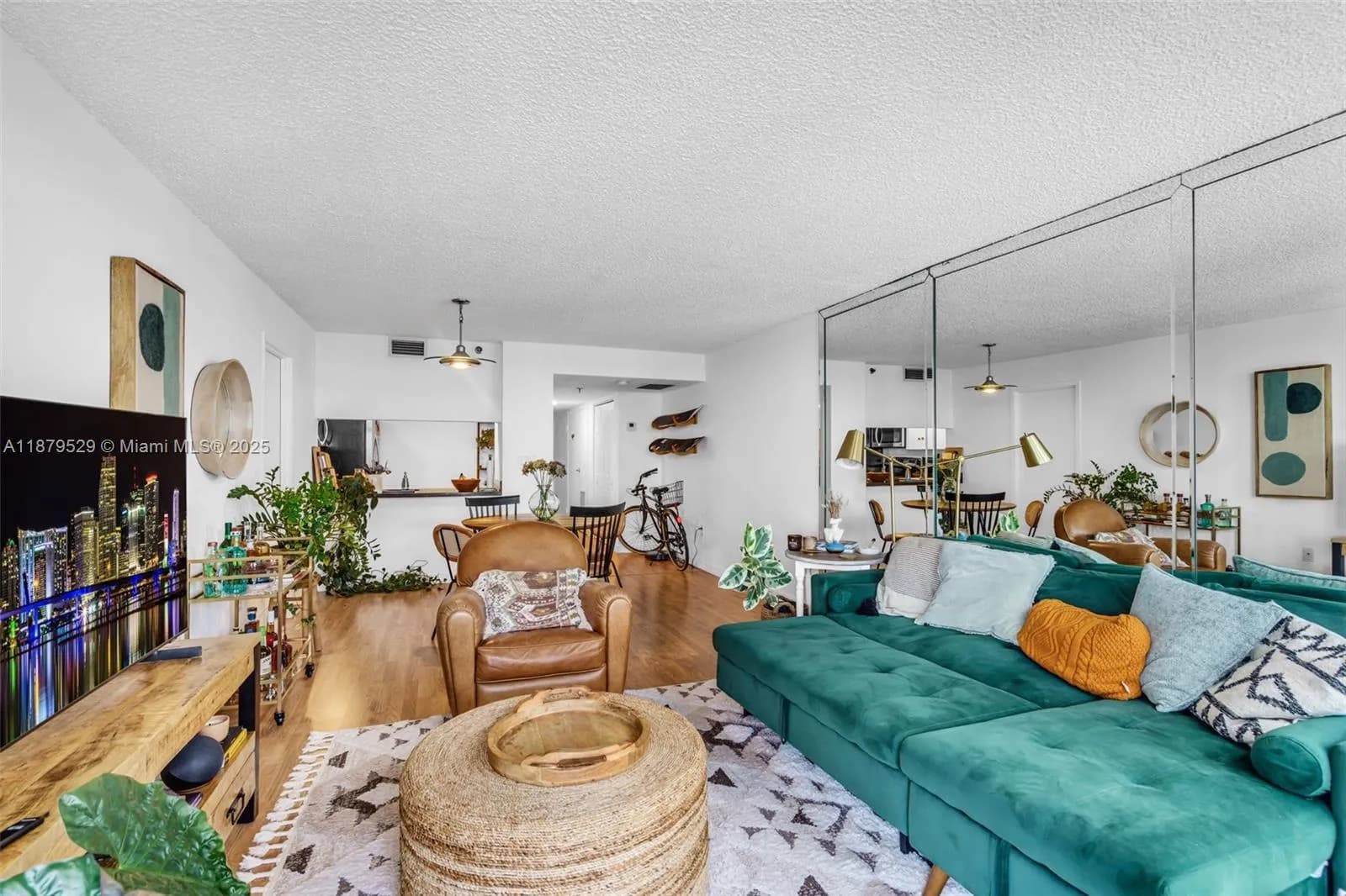 555 NE 15th St # D, Miami FL 33132