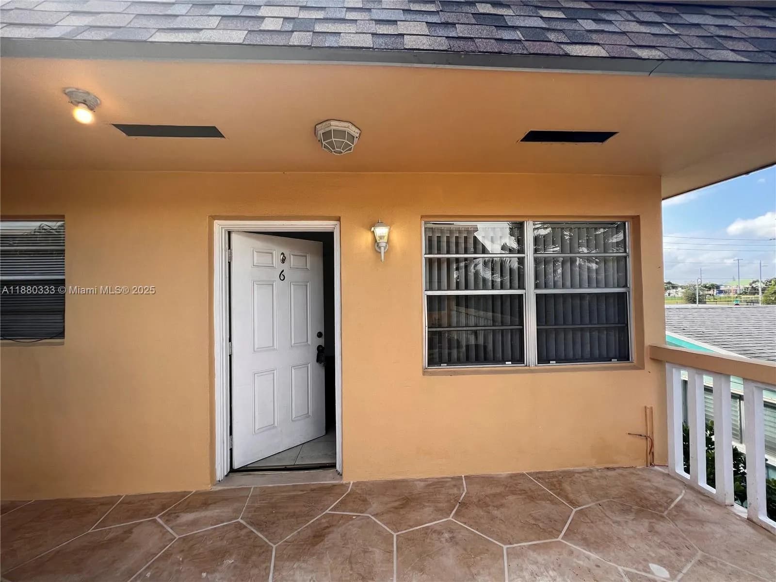 410 SE 4th Ave # 6, Hallandale Beach FL 33009