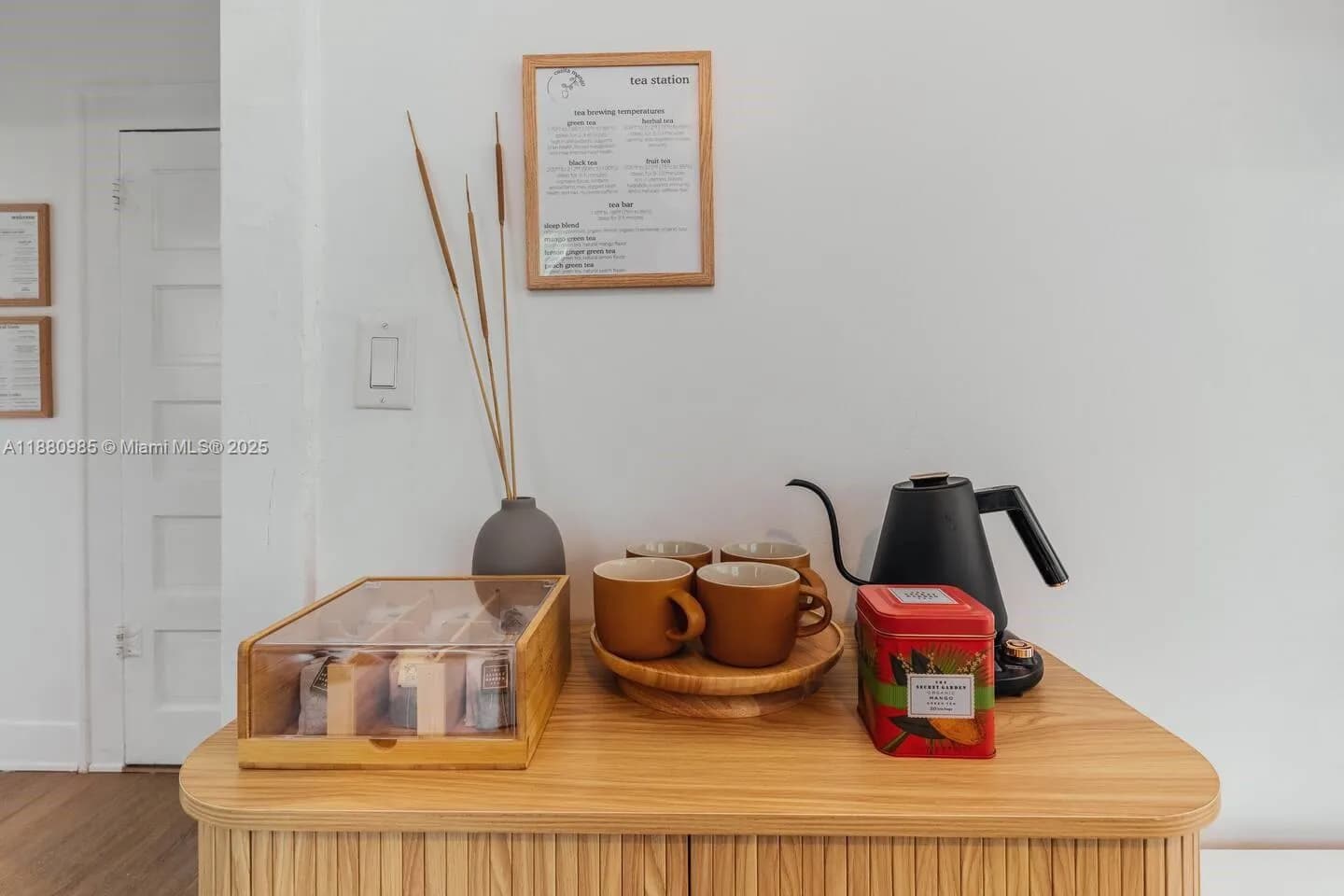 2515 NE 182nd St, North Miami Beach FL 33160