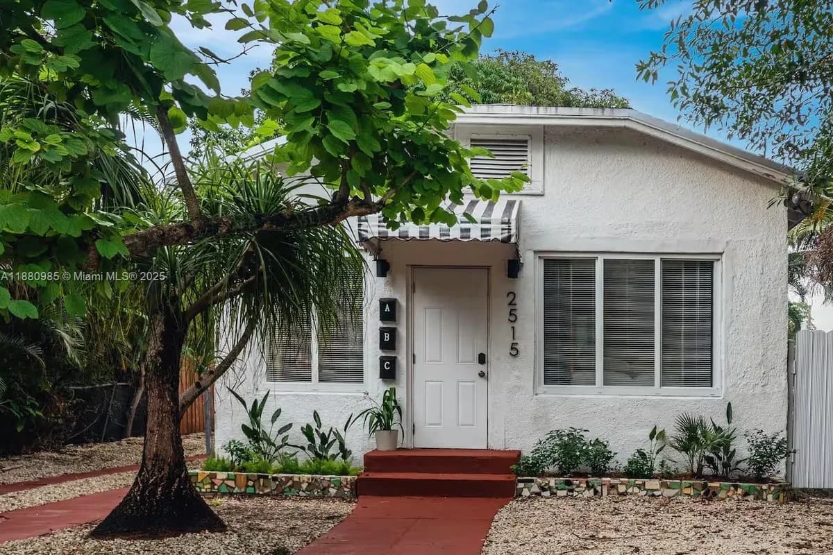 2515 NE 182nd St, North Miami Beach FL 33160