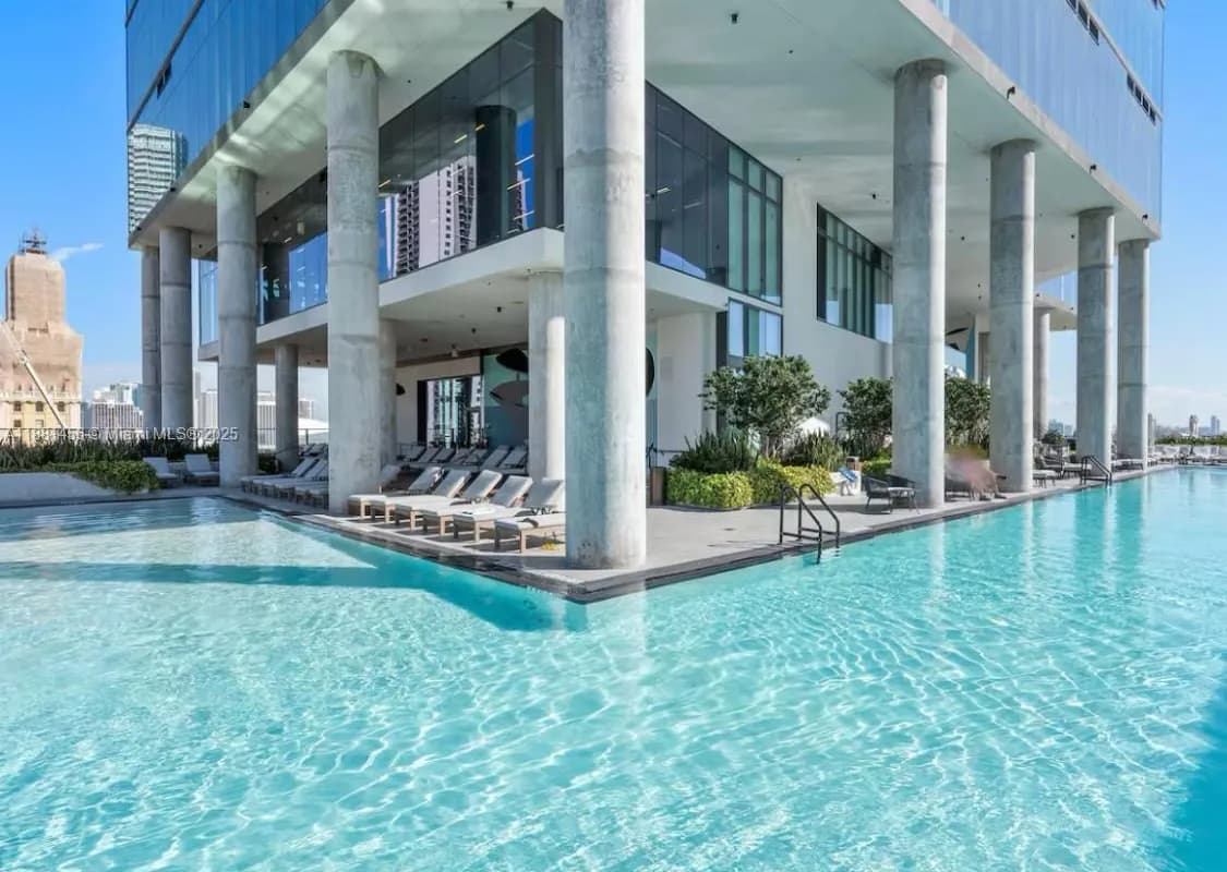 398 NE 5th St # 4004, Miami FL 33132