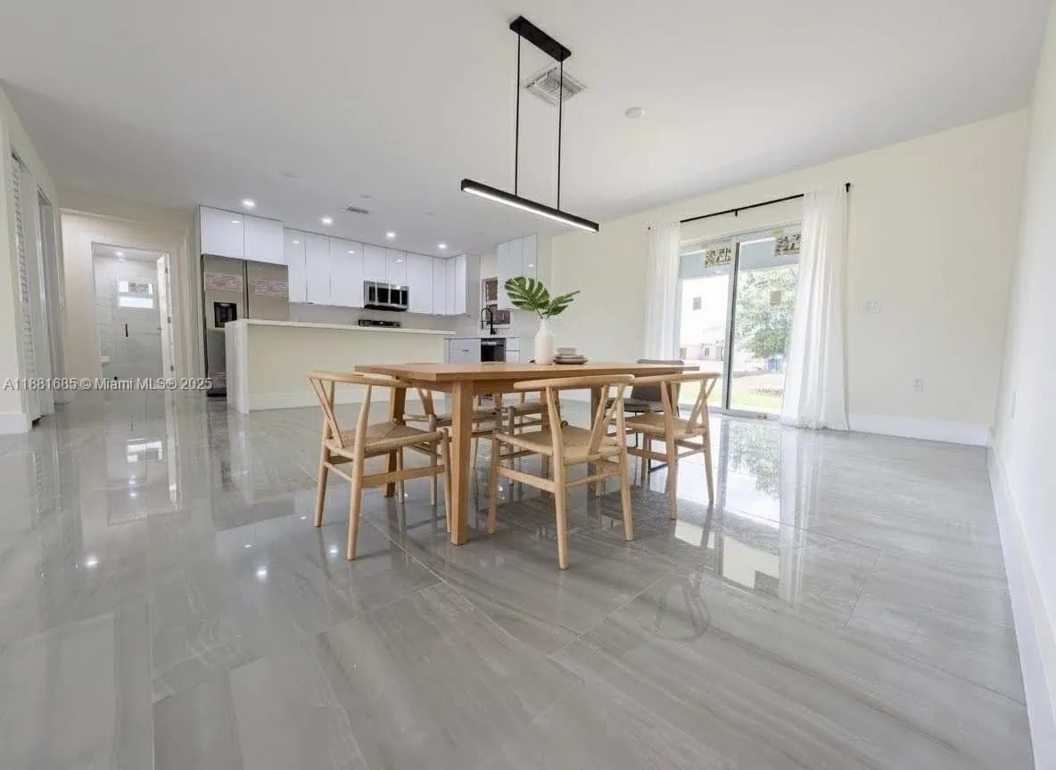 798 BELL BLVD S, Other City - In The State Of Florida FL 33974