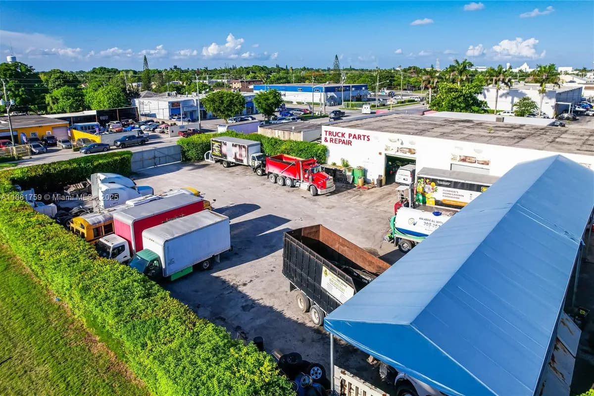 Established Truck Repair Mechanic Shop, Homestead FL 33030
