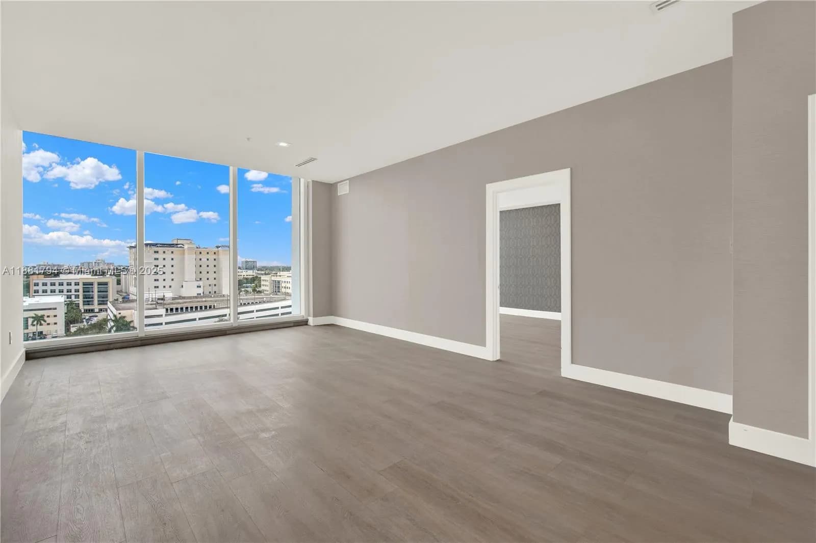 2820 NE 214th St # 1005, Aventura FL 33180